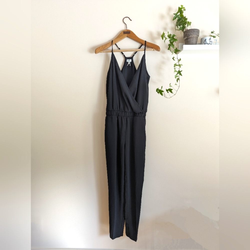 Black crossover jumpsuit, skinny leg, flowy fit, women's xs, Dynamite
